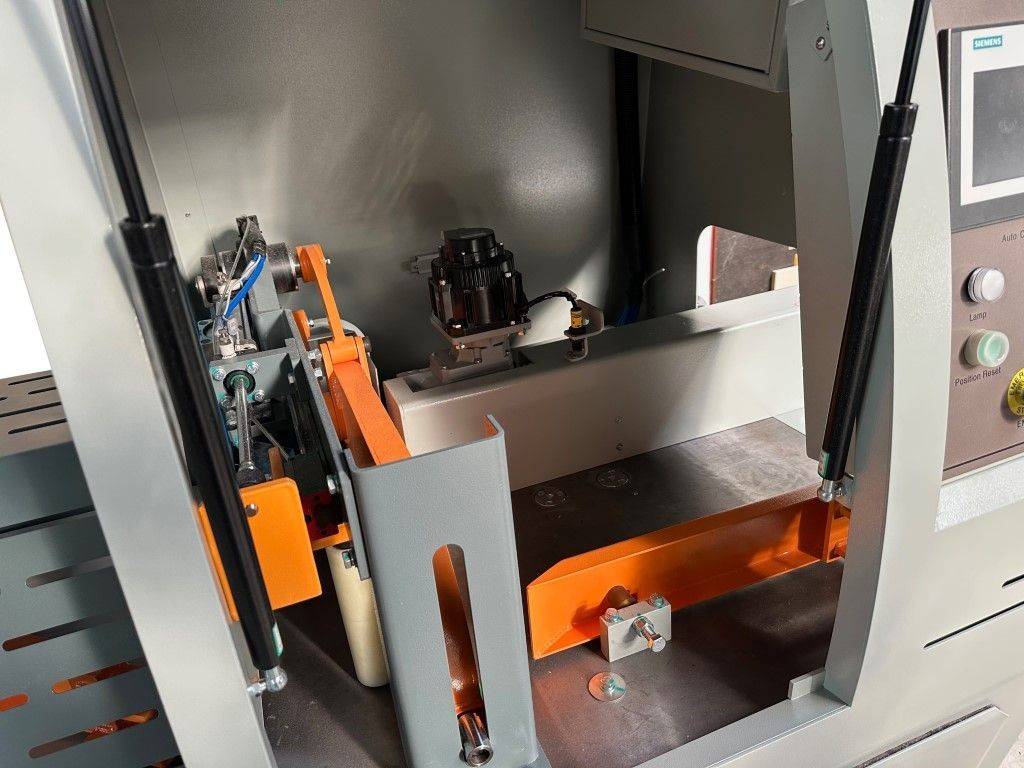 Fierastrau automat pentru lemn ASKS 6060