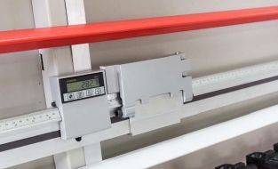 Fierastrau vertical de formatizat panouri Challenge Digit 4122